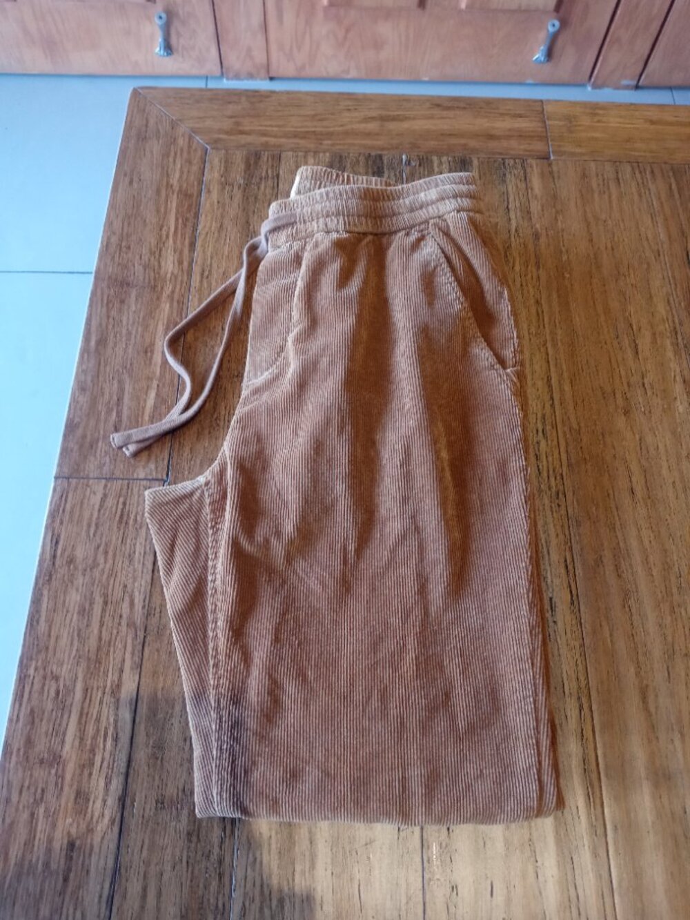 MARINE LAYER mens relaxed Saturday corduroy pants (M)